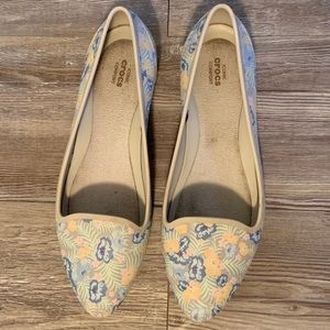 CROCS Women's Floral Flats - Cream and Blue